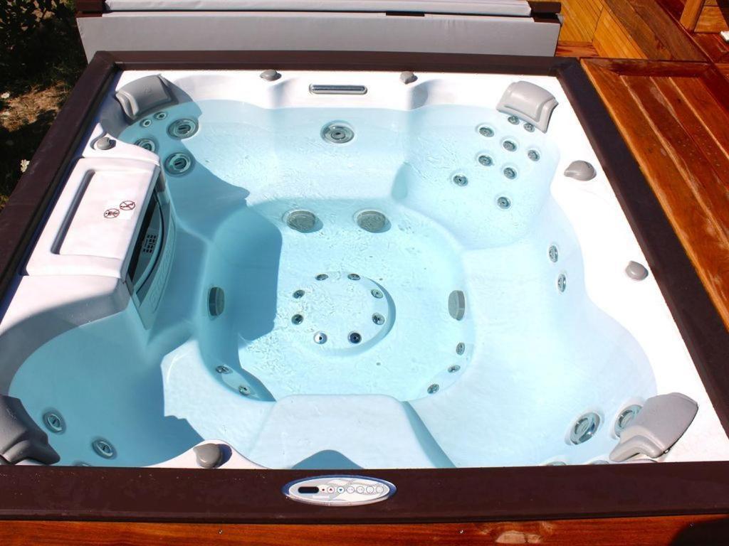 F2 Avec Jacuzzi, Pétanque, à 3 Min Mer, Dans Grande Propriété * Porticcio (Corsica)