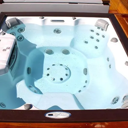 F2 Avec Jacuzzi, Petanque, A 3 Min Mer, Dans Grande Propriete Porticcio  Exterior photo